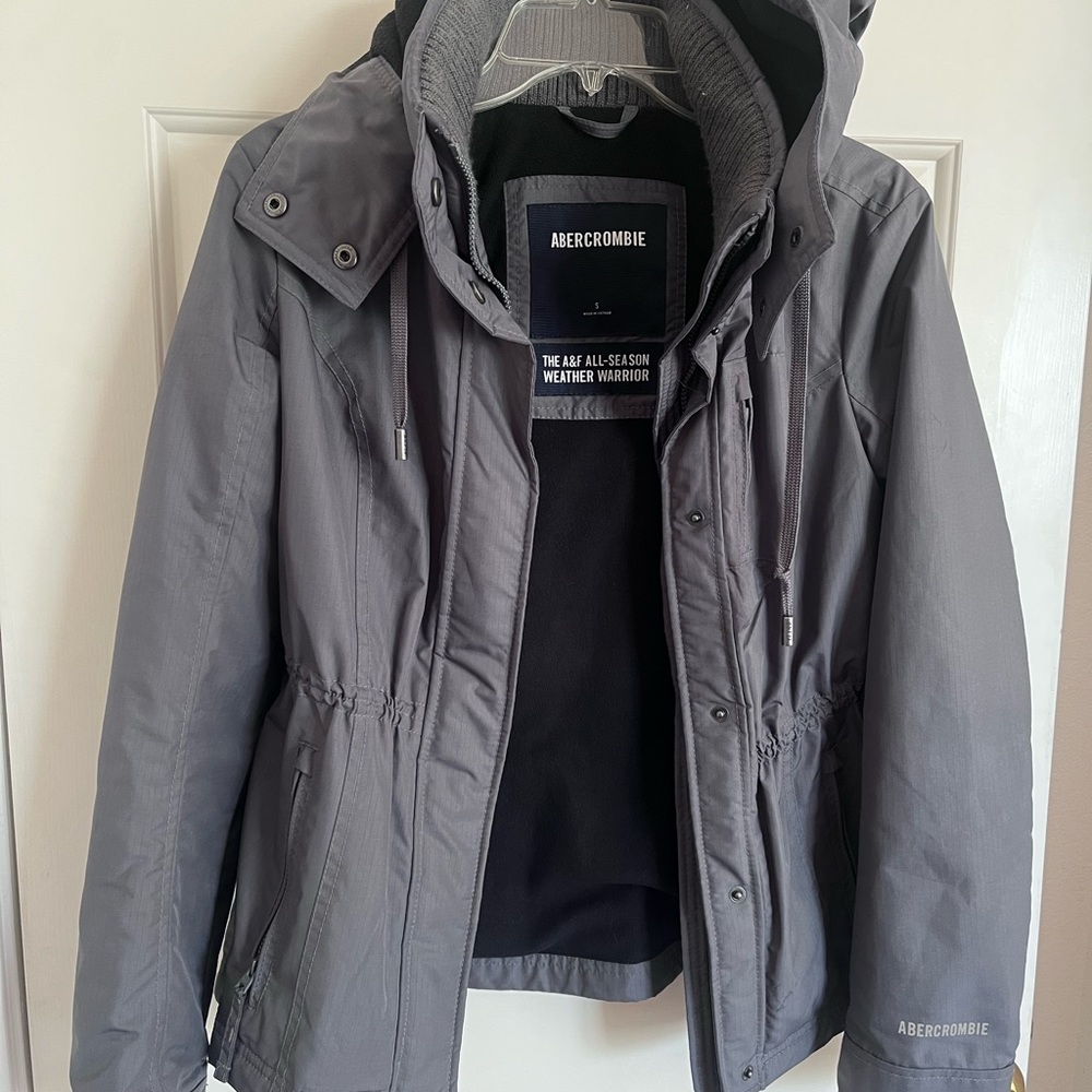Abercrombie all season jacket size small